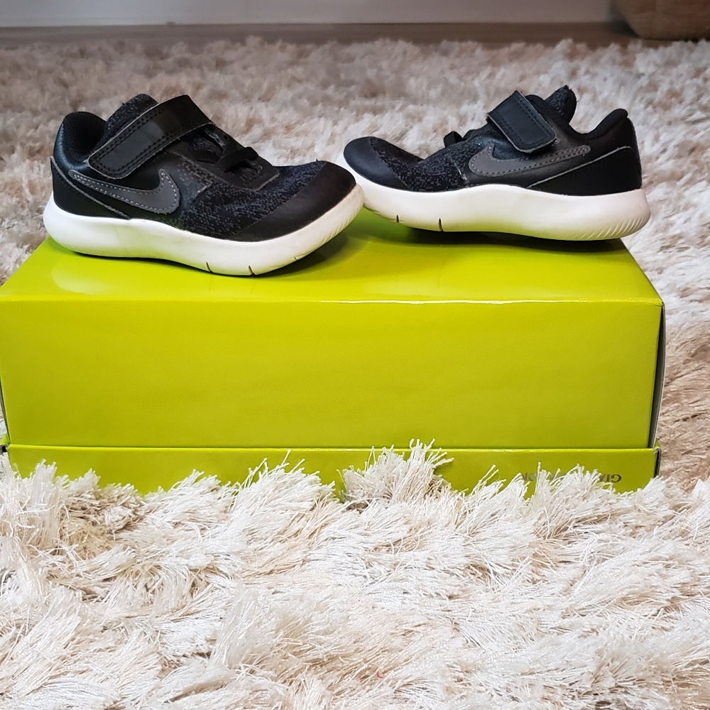 Nike Toddler Sz 7